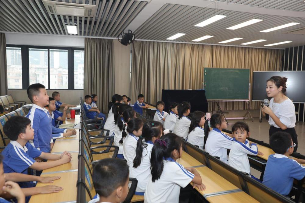 F:\叶伟仪\南科大一小\20241105 91色情
护理医学院入校课程——用爱守护小天使\7D8A8210.JPG